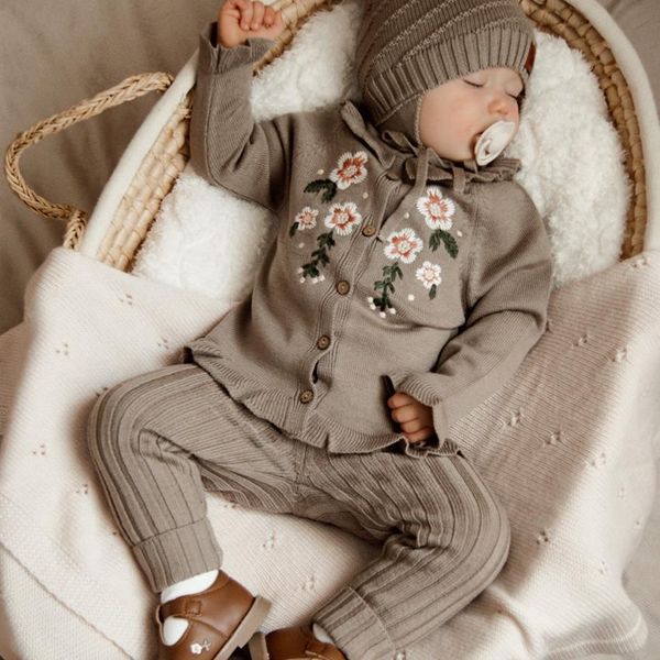 Hovedbilde Kardemomme ullsett med cardigan Leine og ribbebukse Kenty